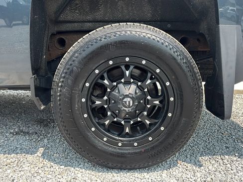 Used 2018 Chevrolet Silverado 1500 LT w/ All Star Edition AWD/4WD image 2