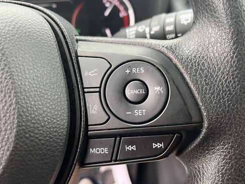 Used 2025 Toyota RAV4 XLE AWD/4WD image 14