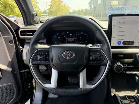 Used 2025 Toyota 4Runner TRD Off-Road Premium w/ Tow Technology Package AWD/4WD image 18