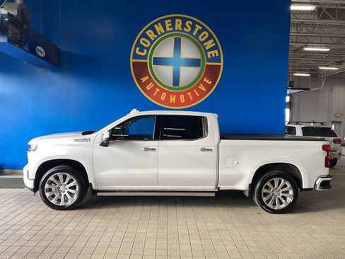 Used 2022 Chevrolet Silverado 1500 High Country w/ Technology Package image 18