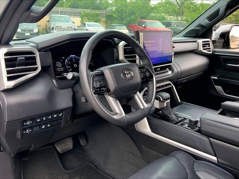 Used 2025 Toyota Tundra Platinum AWD/4WD image 18