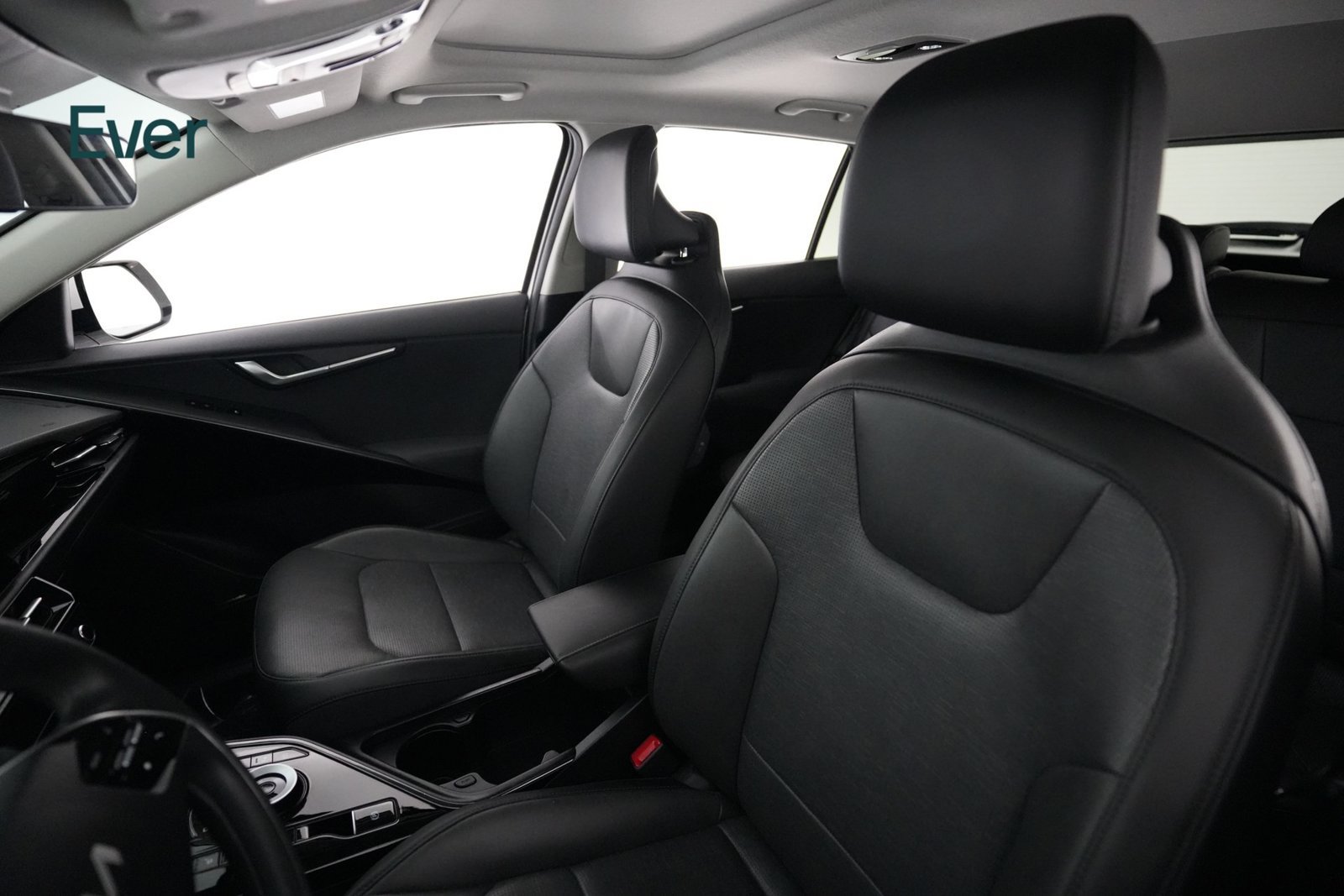 Used 2024 Kia Niro Wave w/ Wave Preserve Package FWD image 4