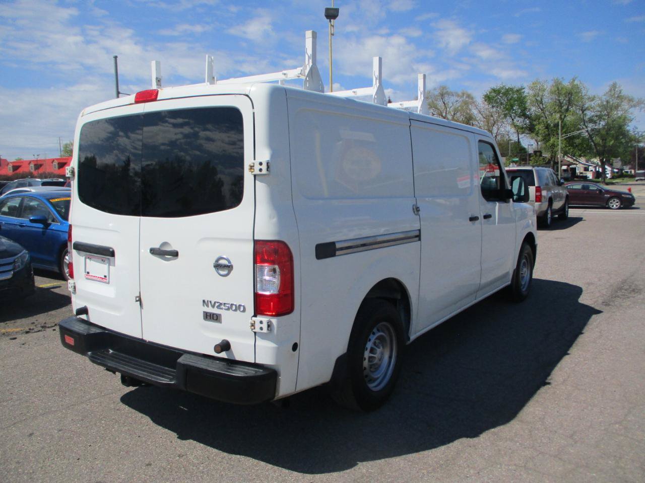Used 2015 Nissan NV 2500 S w/ Side & Curtain Airbag Package RWD image 5