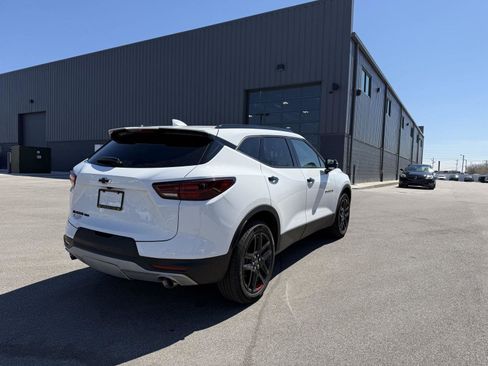 Used 2023 Chevrolet Blazer LT image 3