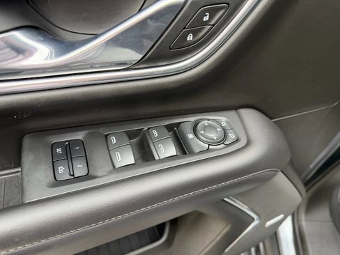 Used 2021 Chevrolet Tahoe LT image 24