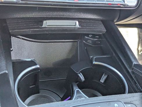 Used 2022 Mercedes-Benz GLE 350 4MATIC image 24