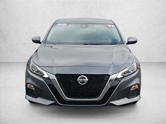 Used 2022 Nissan Altima 2.5 SV video 2