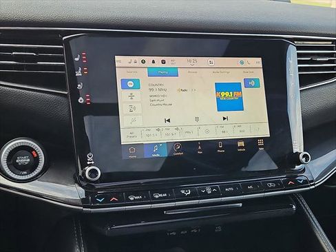 New 2024 Jeep Wagoneer 4WD w/ Premium Group I image 16