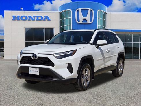 Used 2023 Toyota RAV4 XLE w/ Convenience Package image 3