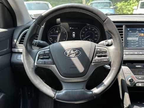 Used 2017 Hyundai Elantra Limited w/ Limited Tech Package 04 FWD image 8