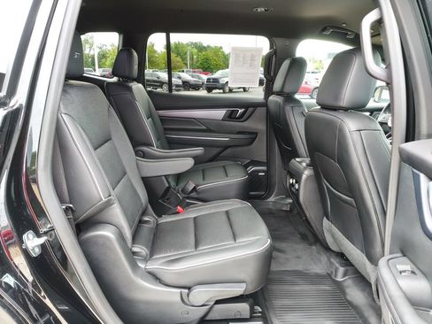 Used 2026 Buick Enclave Sport Touring w/ LPO, All-Weather Package AWD/4WD image 19