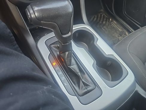 Used 2019 Chevrolet Colorado LT w/ Redline Special Edition AWD/4WD image 16