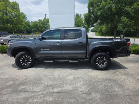 Used 2022 Toyota Tacoma TRD Off-Road w/ Technology Package RWD image 9