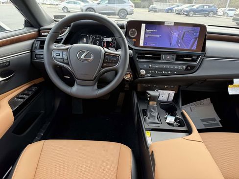 Used 2025 Lexus ES 350 Premium w/ Premium Package image 8
