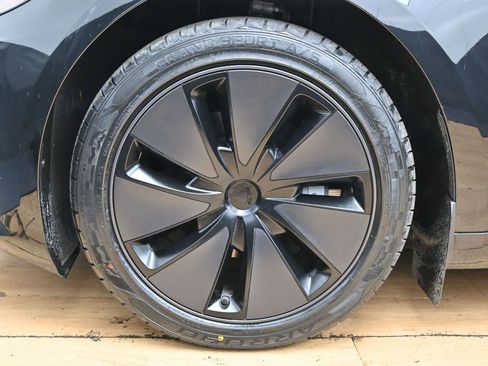 Used 2024 Tesla Model 3 Standard Range image 10