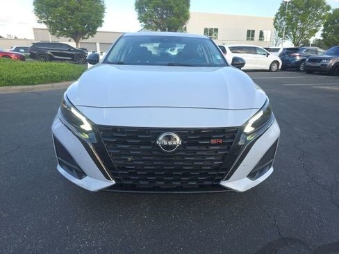 Used 2024 Nissan Altima 2.5 SR image 2