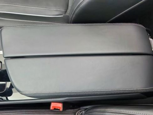 Used 2022 BMW 530e xDrive w/ Executive Package image 56