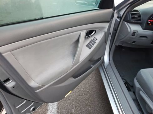 Used 2011 Toyota Camry FWD image 7