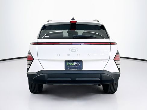 Used 2025 Hyundai Kona SEL image 7