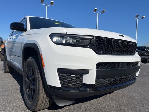 New 2025 Jeep Grand Cherokee L Altitude image 54