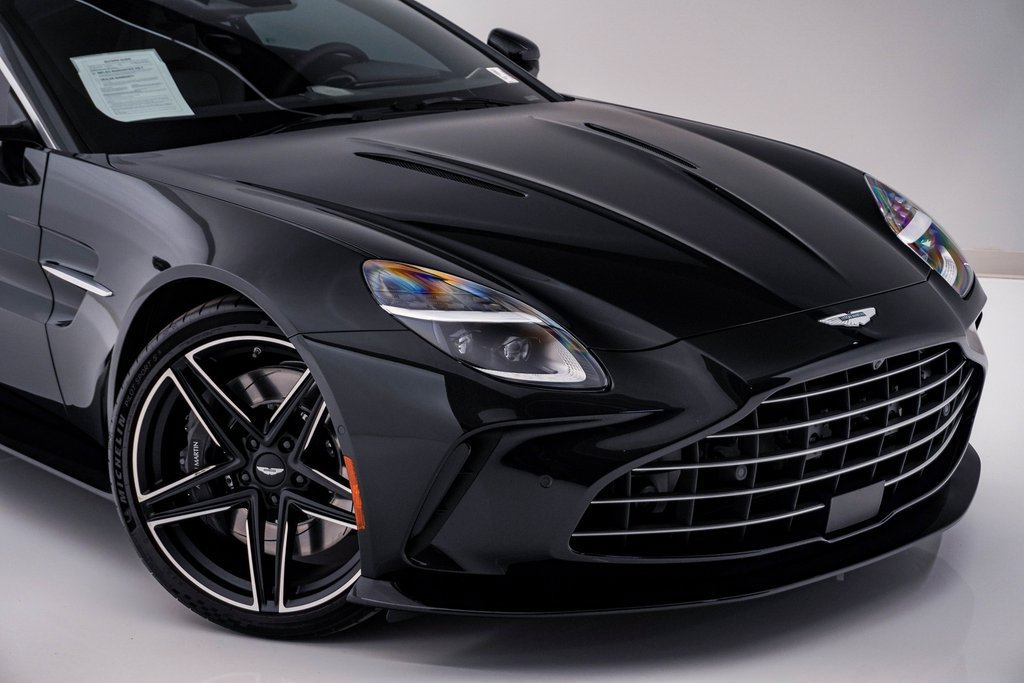 Used 2026 Aston Martin V8 Vantage Roadster RWD image 4