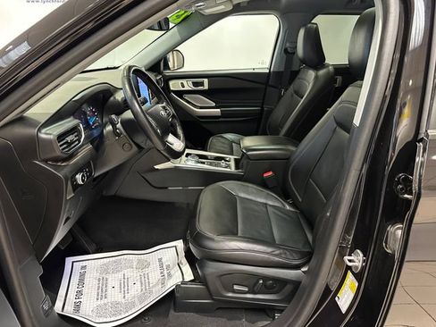 Used 2023 Ford Explorer Limited w/ Limited Technology Package AWD/4WD image 7