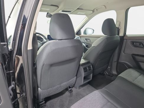 Used 2022 Nissan Rogue S AWD/4WD image 10
