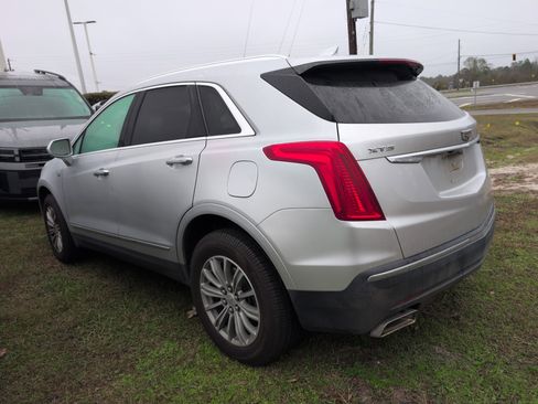 Used 2017 Cadillac XT5 Luxury w/ Driver Awareness Package image 4