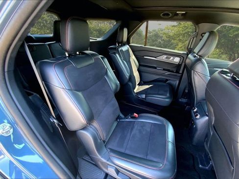 Used 2025 Ford Explorer ST AWD/4WD image 24