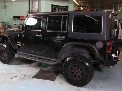 Used 2015 Jeep Wrangler Unlimited Sport AWD/4WD image 10