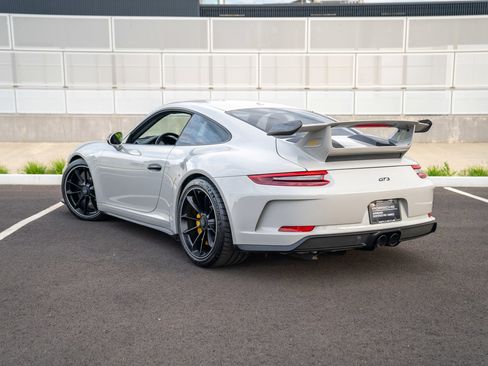 Certified 2018 Porsche 911 GT3 RWD image 3
