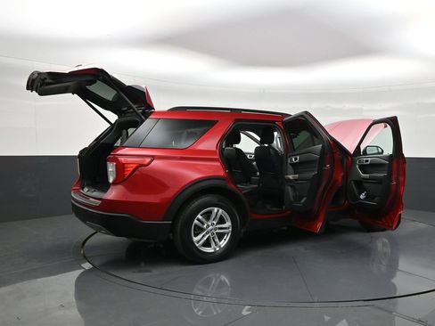 Used 2023 Ford Explorer XLT w/ Equipment Group 202A RWD image 28