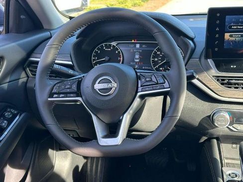 Certified 2025 Nissan Altima 2.5 SL FWD image 7