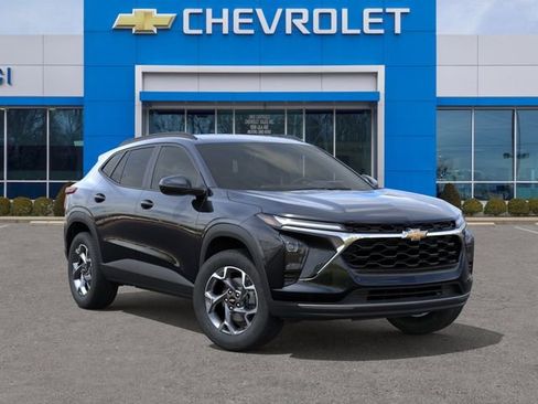 New 2026 Chevrolet Trax LT w/ Driver Confidence Package FWD image 7
