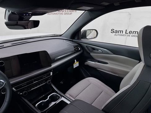 New 2026 Chevrolet Traverse LT w/ Sun and Wheel Package image 25