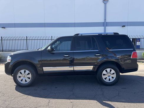 Used 2014 Lincoln Navigator 2WD image 10
