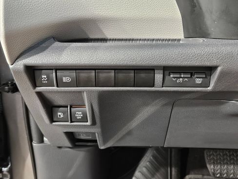 Used 2023 Toyota Sienna LE w/ LE Plus Package FWD image 26