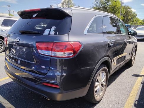 Used 2018 Kia Sorento AWD image 12