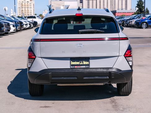 Used 2024 Hyundai Kona SEL FWD image 5