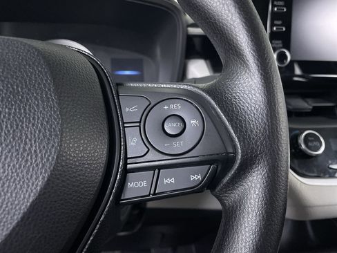 Used 2020 Toyota Corolla LE image 25