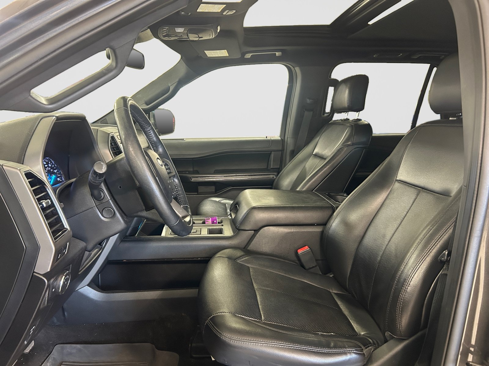 Used 2020 Ford Expedition XLT w/ Equipment Group 202A RWD image 11