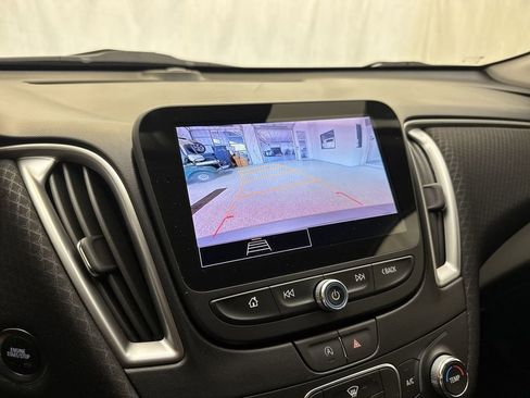 Used 2025 Chevrolet Malibu LS FWD image 13