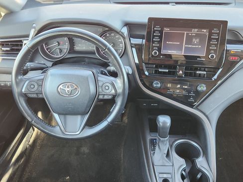 Used 2021 Toyota Camry SE w/ Cold Weather Package image 32