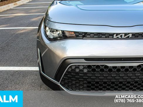 Used 2025 Kia Soul LX w/ LX Technology Package FWD image 11