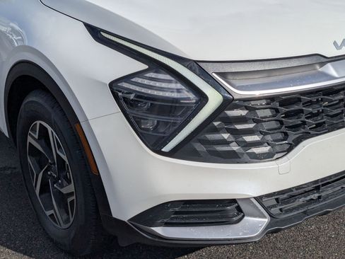 Used 2024 Kia Sportage LX image 11