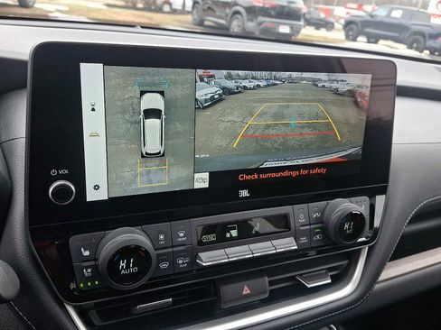 Used 2024 Toyota Grand Highlander Limited image 23