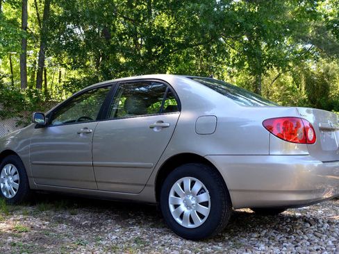 Used 2006 Toyota Corolla LE FWD image 6