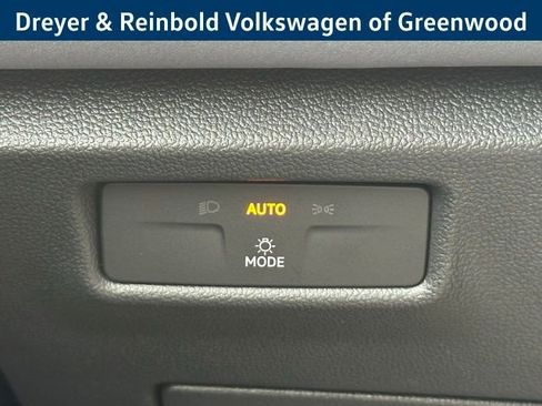 New 2026 Volkswagen Tiguan SE image 16