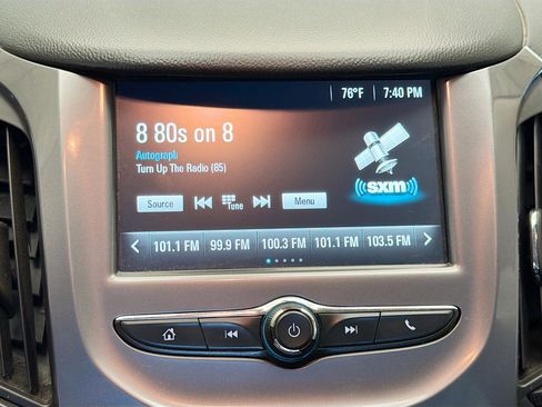 Used 2018 Chevrolet Cruze LT image 9