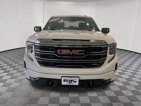 Used 2022 GMC Sierra 1500 AT4 AWD/4WD image 2